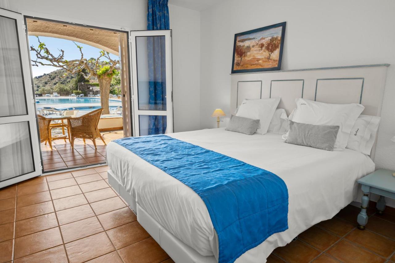 Hotel Calina Cadaques Exterior photo