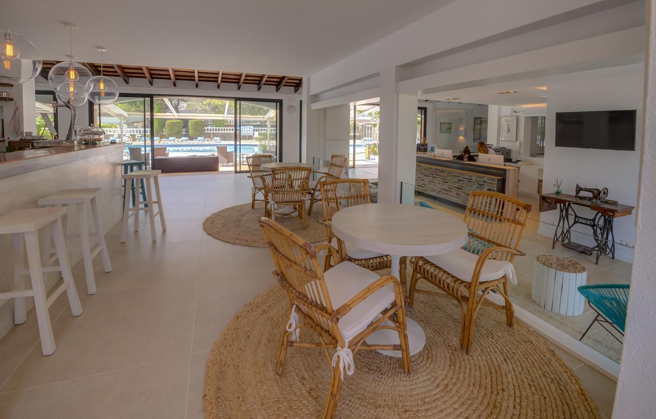 Hotel Calina Cadaques Exterior photo