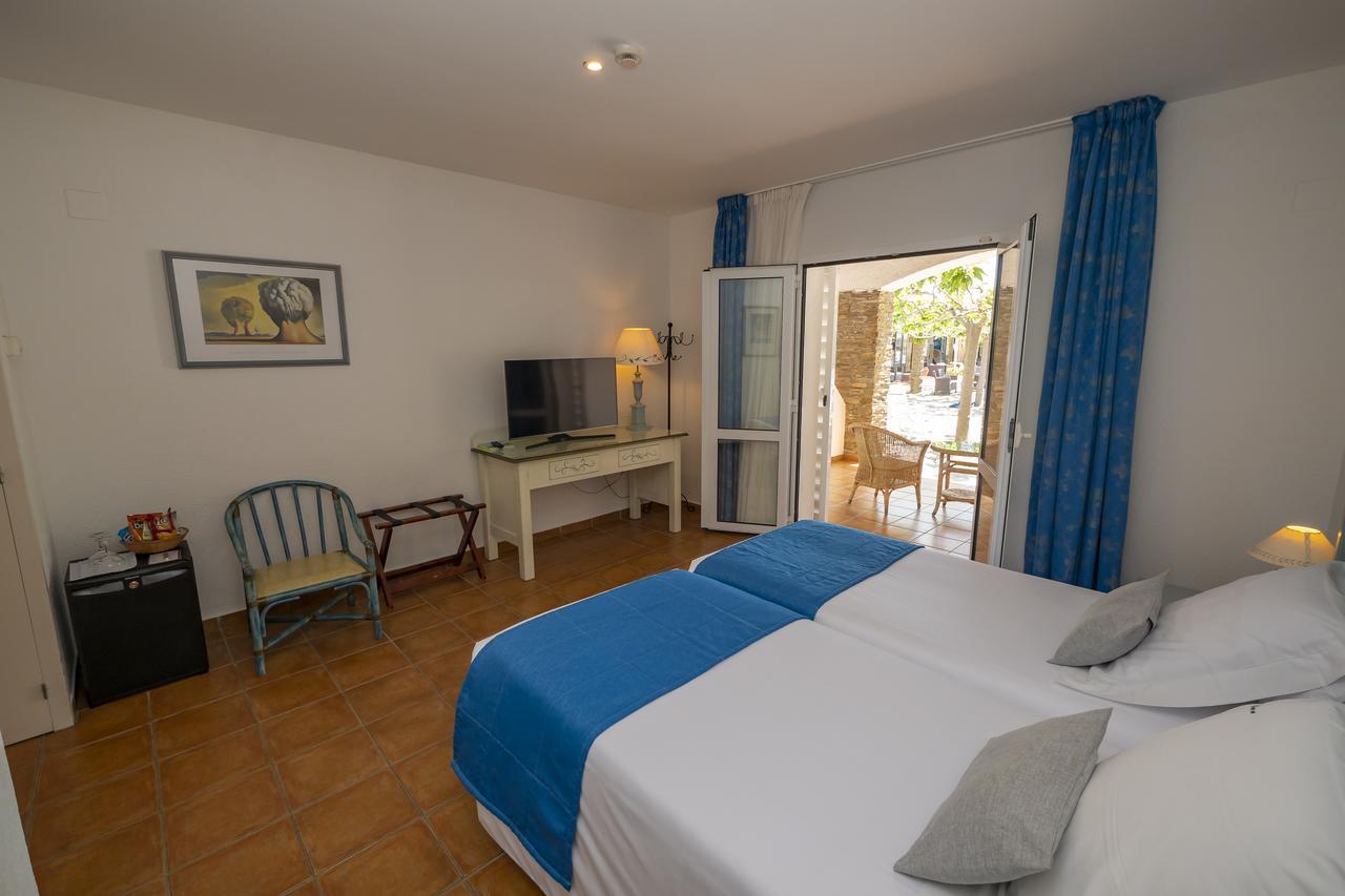 Hotel Calina Cadaques Exterior photo